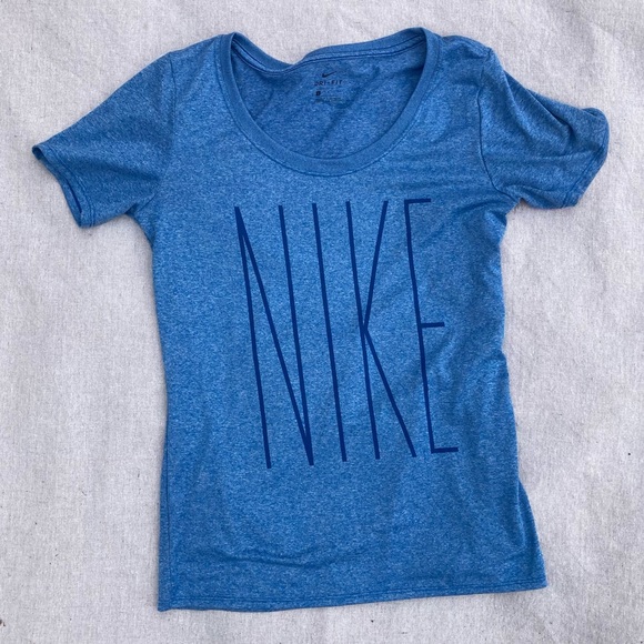 Nike Tops - 🚨5 for $30 Item🚨 Nike Dri-Fit Blouse | Women’s Size Small